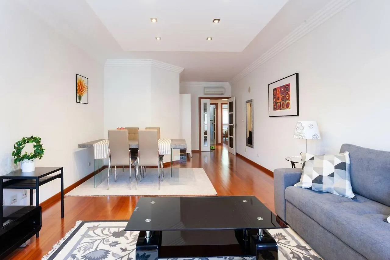Luxury Lisbon Apartment T2 contacts